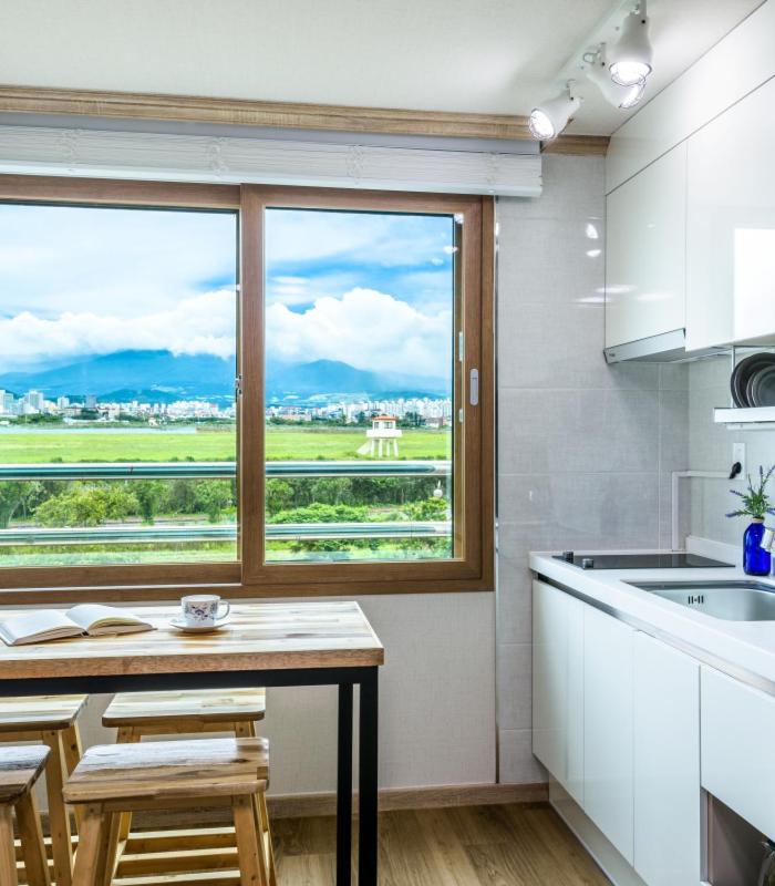 Romance Jeju Pension Экстерьер фото