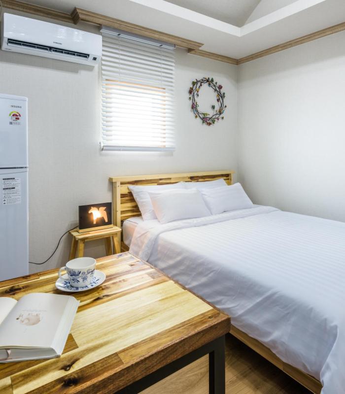 Romance Jeju Pension Экстерьер фото